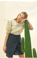 Sailor-Inspired Linen Blouse with Contrast Piping and Structured Sleeves for Retro Elegance