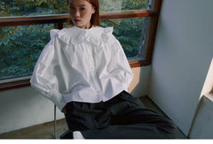 Tailored Linen Wide-Leg Trousers with Pleats and Waist Belt Detail