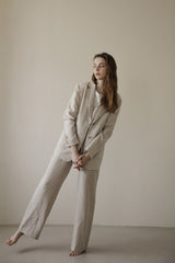 High-Waisted Wide-Leg Trousers with Tailored Pleats and Seam Detail