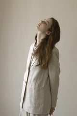 High-Waisted Wide-Leg Trousers with Tailored Pleats and Seam Detail