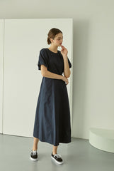 Cotton Poplin Midi Dress with Short Sleeves, Tailored Waist, and Elegant Flared Silhouette