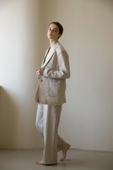 High-Waisted Wide-Leg Trousers with Tailored Pleats and Seam Detail