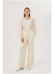 Classic Linen Blouse with Square Neckline and Gathered Sleeves for a Timeless Feminine Look