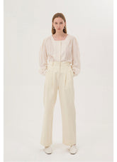 Classic Linen Blouse with Square Neckline and Gathered Sleeves for a Timeless Feminine Look
