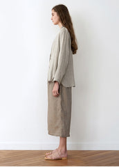 Women’s Relaxed Fit Button-Down Linen Shirt with Long Sleeves and Minimalist Design