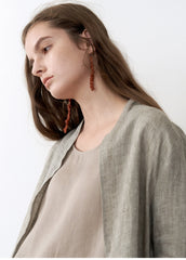 Women’s Relaxed Fit Button-Down Linen Shirt with Long Sleeves and Minimalist Design