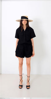 High-Waisted Linen Shorts With Oversized Utility Pockets And Elastic Waistband