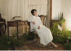 Blusa Teresa de lino y algodón con cuello puritano y manga larga