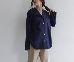 Button-Down Linen Shirt with Structured Collar and Relaxed Fit