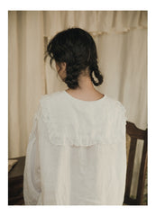 Blusa Teresa de lino y algodón con cuello puritano y manga larga