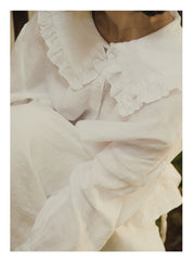 Blusa Teresa de lino y algodón con cuello puritano y manga larga