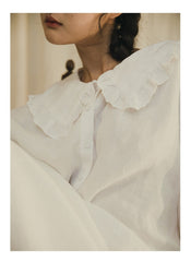 Blusa Teresa de lino y algodón con cuello puritano y manga larga