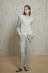 Tailored Linen Blouse for Women with Structured Shoulders and Modern V-Neckline Cut