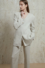 Tailored Linen Blouse for Women with Structured Shoulders and Modern V-Neckline Cut