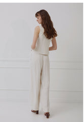 Sleeveless Linen Top With V-Neckline And Contoured Button Front