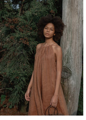 Sleeveless Gathered Linen Midi Dress With Halter Neckline And Relaxed Fit