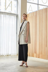 Tailored Sleeveless Double-Breasted Linen Blazer for Women with Structured Shoulder Design