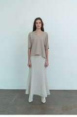 Relaxed-Fit V-Neck Linen Blouse With Elbow-Length Sleeves And Pleated Back Drape Detail