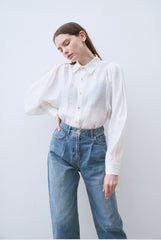 Linen Button-Down Shirt with Structured Collar and Relaxed Fit Silhouette