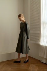 Elegant Long-Sleeve Cotton Poplin Midi Dress With Gathered Waist And Button Detail