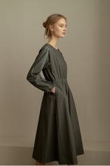 Elegant Long-Sleeve Cotton Poplin Midi Dress With Gathered Waist And Button Detail