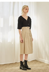 Relaxed-Fit Linen Blouse With Wide Neckline And Puff Half Sleeves