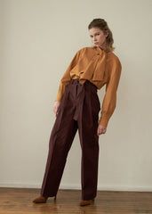 High-Waisted Wide-Leg Linen Pants with Belted Waist and Tailored Pleats for Modern Elegance