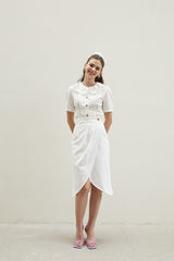 Linen Eyelet Blouse with Scalloped Collar and Puff Sleeves – Button-Down Feminine Design
