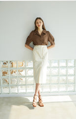 High-Waisted Linen Midi Skirt with Front Pockets and Belt Detail – Tailored Minimalist Style