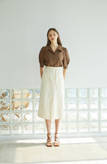 High-Waisted Linen Midi Skirt with Front Pockets and Belt Detail – Tailored Minimalist Style