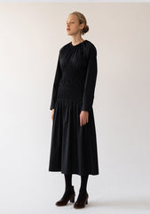 Elegant Midi Dress in Pure Linen with Smocked Waist and Long Sleeves for Women