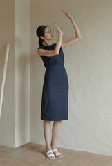 High-Waisted Tailored Linen Skirt with Sleek Silhouette and Midi Length for Elegant Versatility