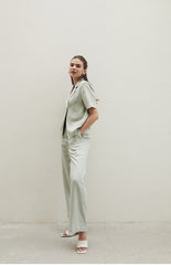 Short Sleeve Notch Collar Linen Shirt with Tailored Fit and Front Button Detailing