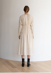 Elegant Long-Sleeve Gathered Midi Dress in Premium Linen with Flattering Waist Detailing