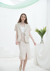 Short-Sleeve Tailored Linen Blazer with Notch Lapel and Front Pockets for Elegant Summer Layers