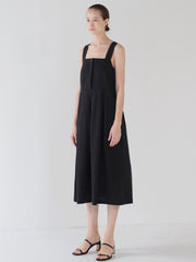 Elegant Sleeveless Linen Midi Dress with Square Neckline and Tailored Pleated Skirt Design