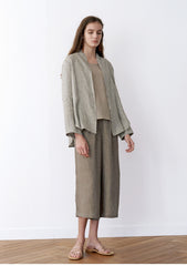 Women’s Relaxed Fit Button-Down Linen Shirt with Long Sleeves and Minimalist Design
