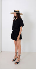 High-Waisted Linen Shorts With Oversized Utility Pockets And Elastic Waistband